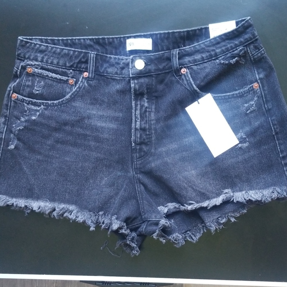 BNWT Midrise Zara Jean Shorts
